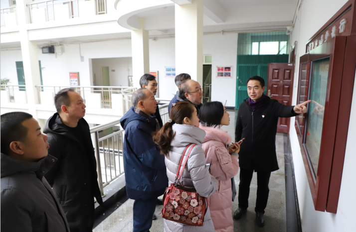 岭南师范学院WilliamHILL中国党政领导班子一行来我院考察交流